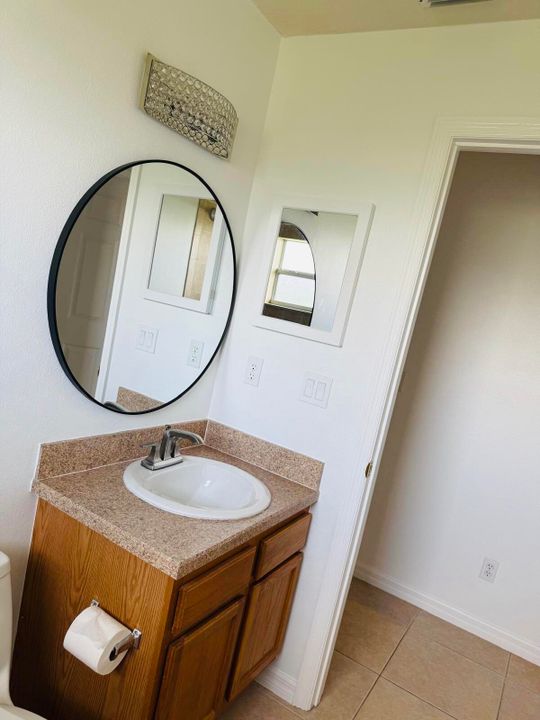 В аренду: $2,300 (5 спален, 2 ванн, 1763 Квадратных фут)