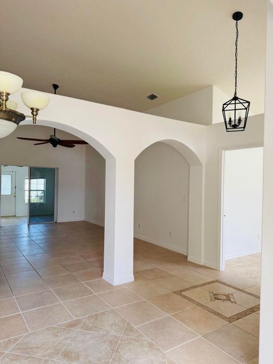 В аренду: $2,300 (5 спален, 2 ванн, 1763 Квадратных фут)