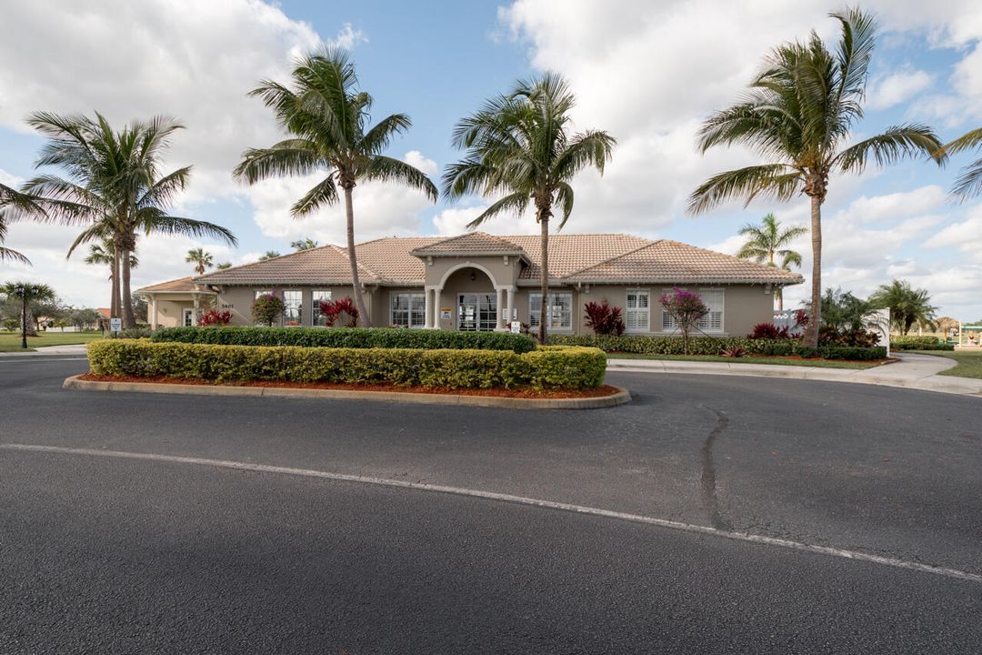 Activo con contrato: $2,750 (3 camas, 2 baños, 1814 Pies cuadrados)