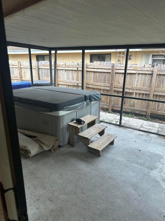 En Venta: $365,000 (3 camas, 2 baños, 1180 Pies cuadrados)