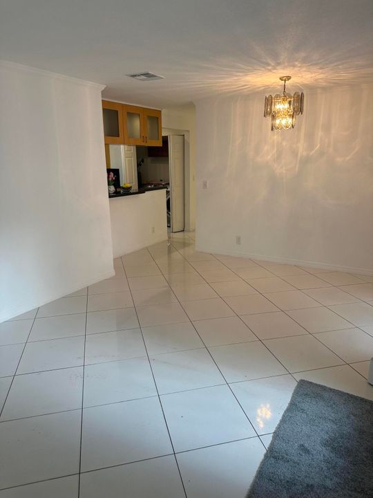 En Venta: $365,000 (3 camas, 2 baños, 1180 Pies cuadrados)