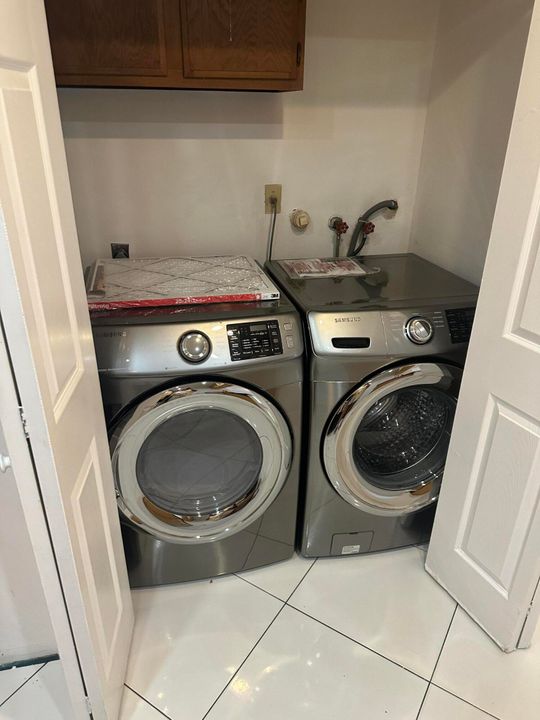 En Venta: $365,000 (3 camas, 2 baños, 1180 Pies cuadrados)