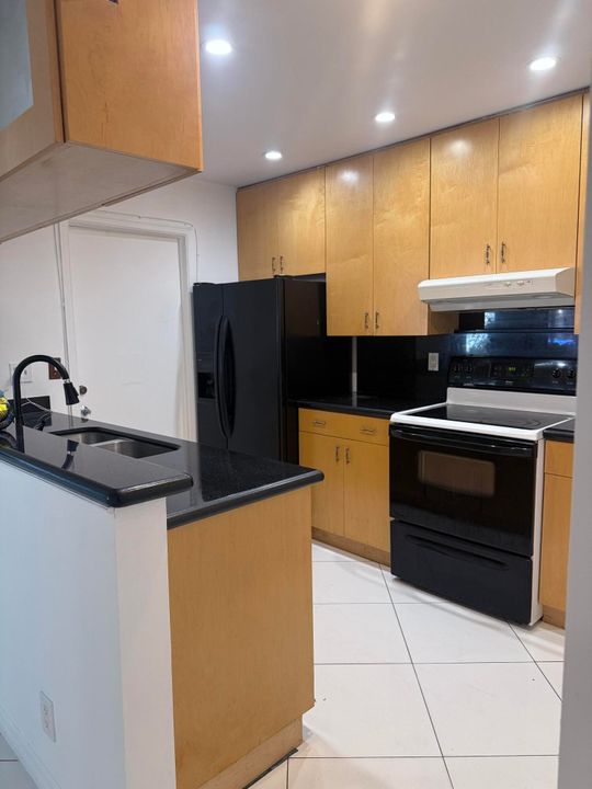 En Venta: $365,000 (3 camas, 2 baños, 1180 Pies cuadrados)