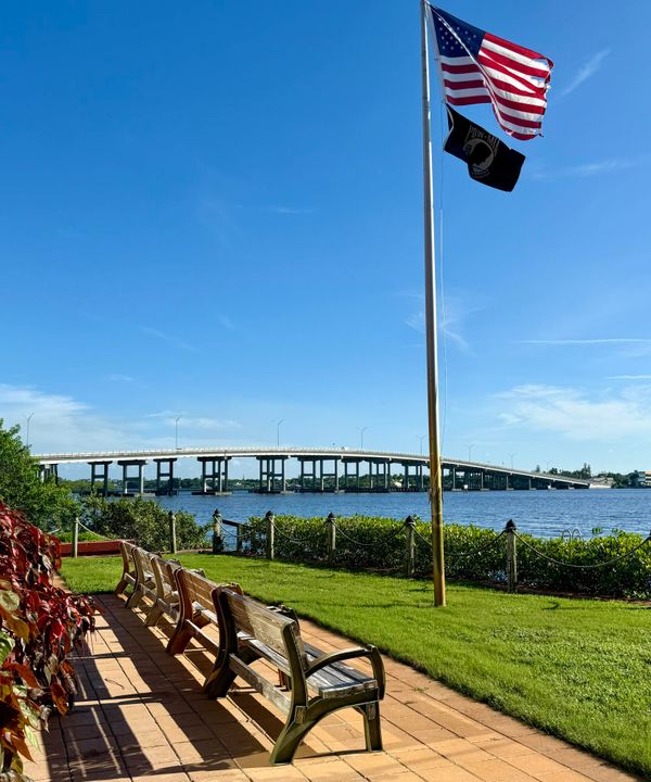 待售: $130,000 (2 贝兹, 2 浴室, 894 平方英尺)