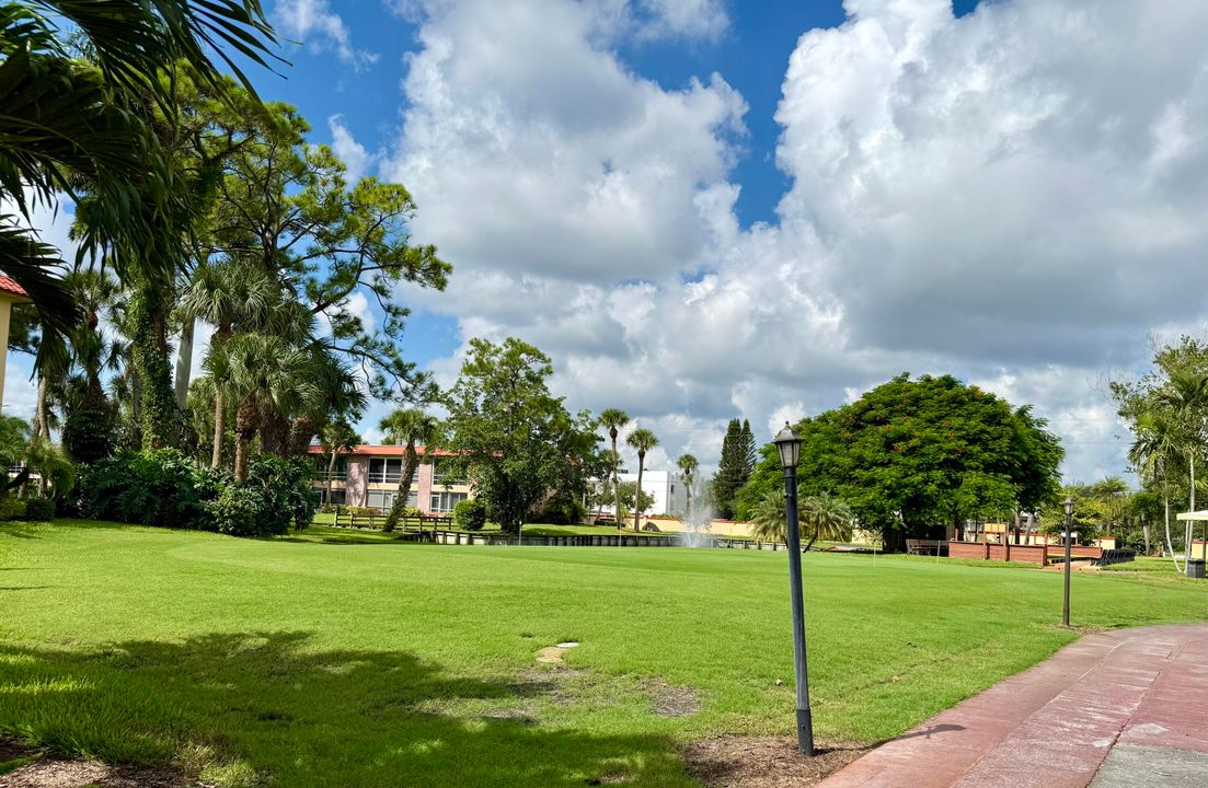 待售: $130,000 (2 贝兹, 2 浴室, 894 平方英尺)