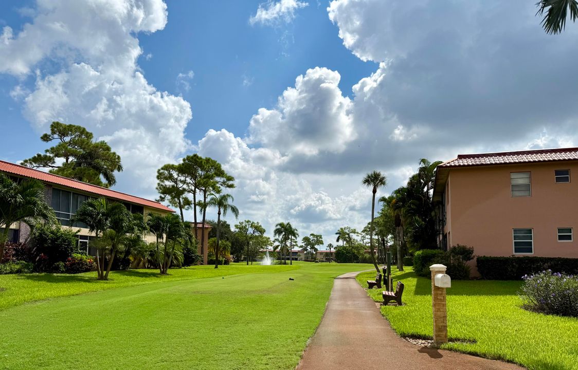 待售: $130,000 (2 贝兹, 2 浴室, 894 平方英尺)