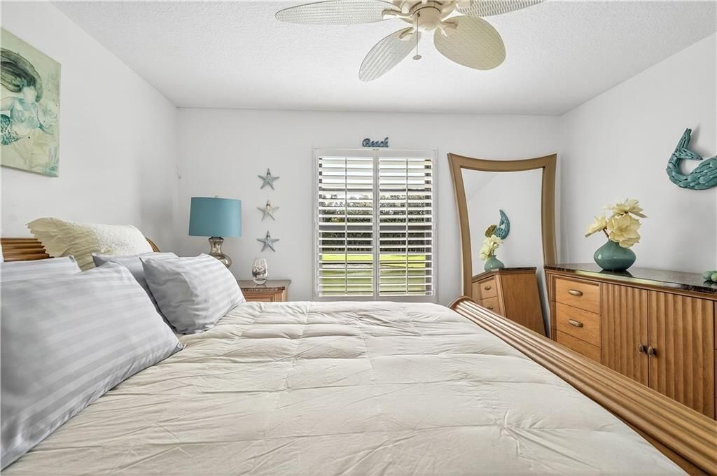 Active With Contract: $249,900 (2 beds, 2 baths, 1188 Square Feet)