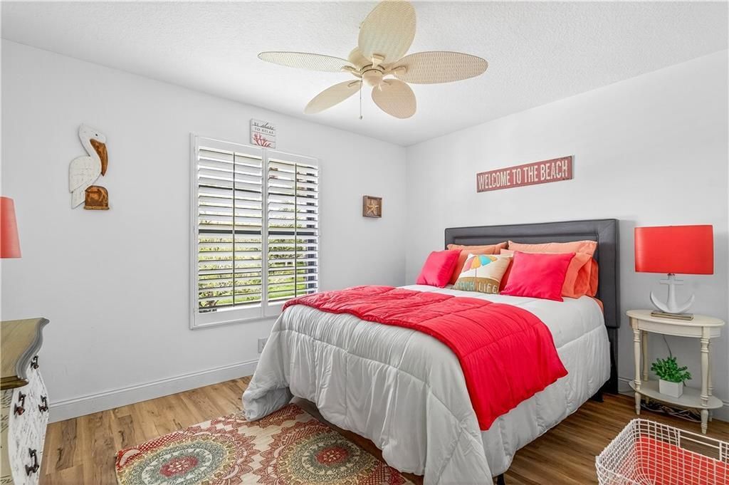 Active With Contract: $249,900 (2 beds, 2 baths, 1188 Square Feet)