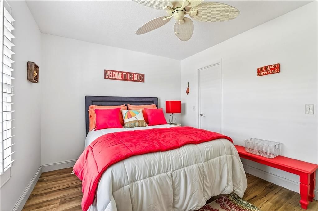 Active With Contract: $249,900 (2 beds, 2 baths, 1188 Square Feet)