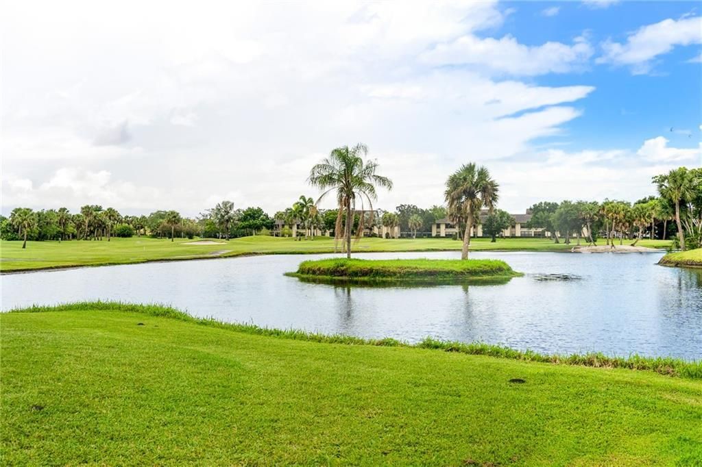 Active With Contract: $249,900 (2 beds, 2 baths, 1188 Square Feet)