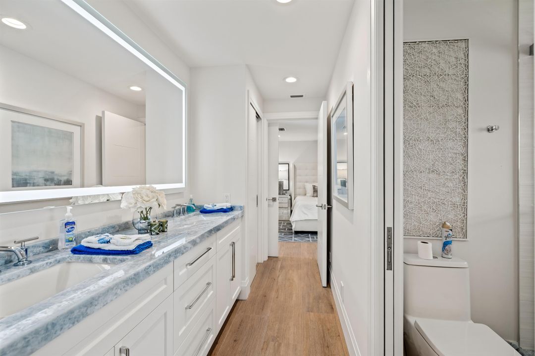 合同活跃: $3,700,000 (4 贝兹, 3 浴室, 3563 平方英尺)