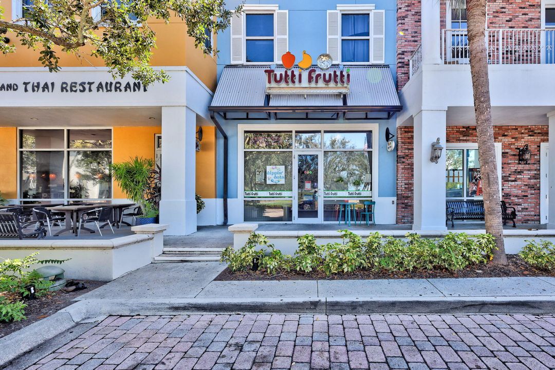 Active With Contract: $325,000 (2 beds, 2 baths, 1680 Square Feet)