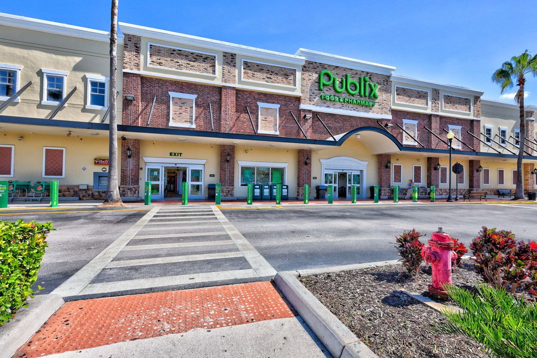 Active With Contract: $325,000 (2 beds, 2 baths, 1680 Square Feet)