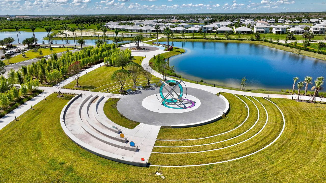 Active With Contract: $325,000 (2 beds, 2 baths, 1680 Square Feet)