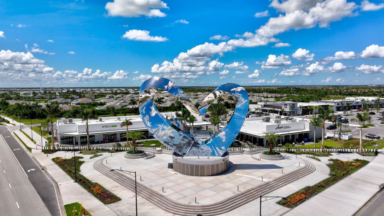 Active With Contract: $325,000 (2 beds, 2 baths, 1680 Square Feet)