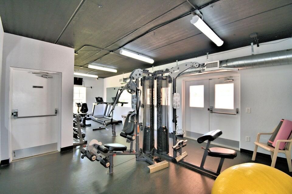 For Sale: $234,900 (2 beds, 2 baths, 1585 Square Feet)