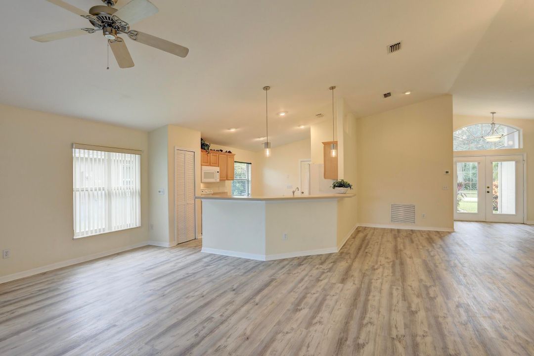 На продажу: $395,000 (3 спален, 2 ванн, 1717 Квадратных фут)