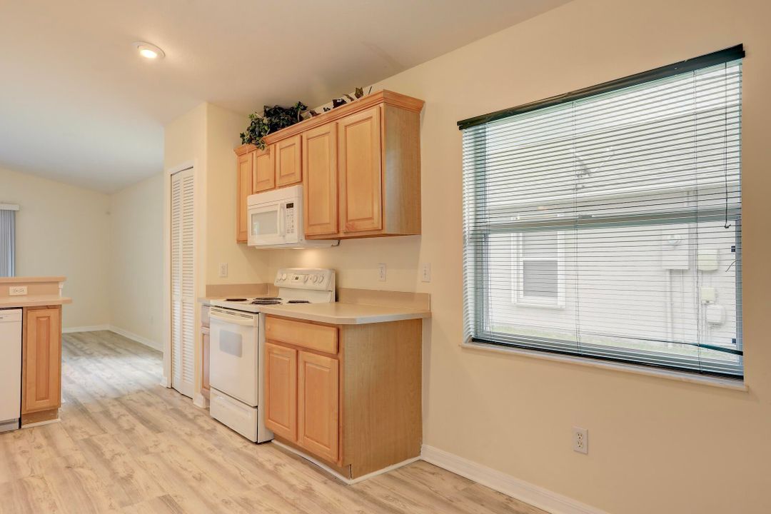 На продажу: $395,000 (3 спален, 2 ванн, 1717 Квадратных фут)