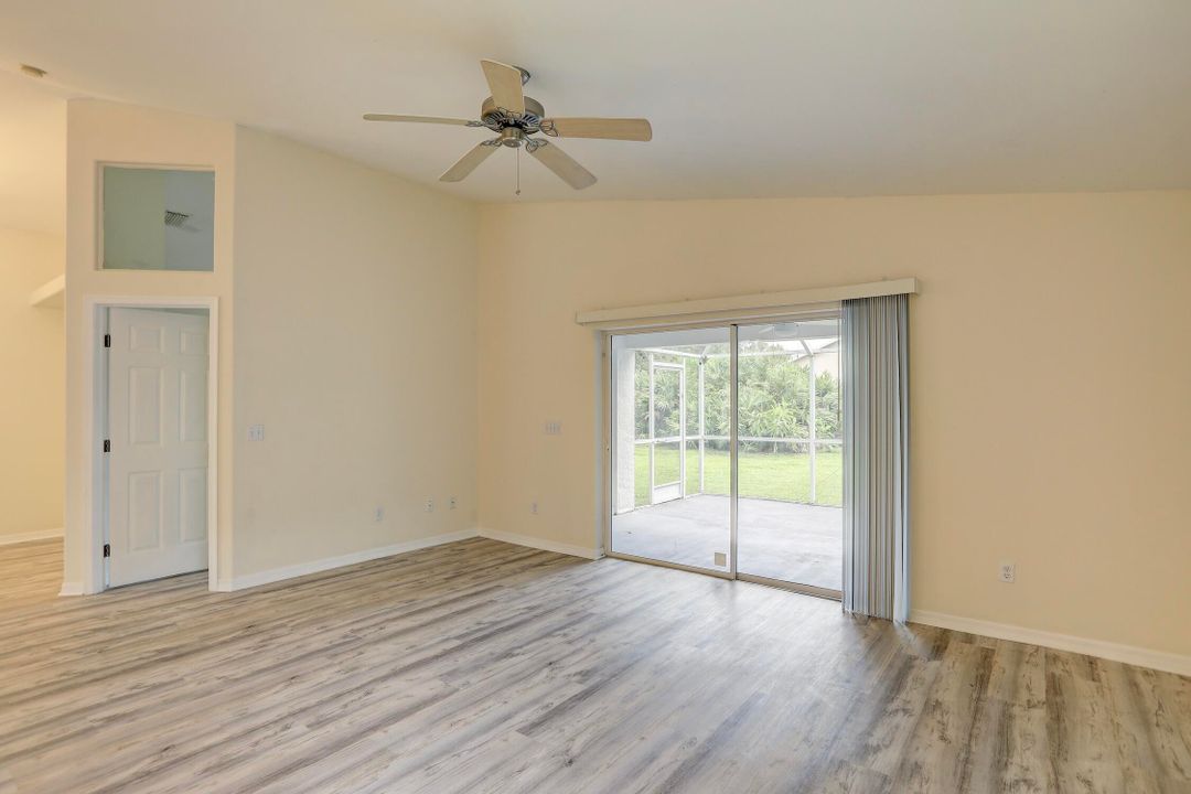 На продажу: $395,000 (3 спален, 2 ванн, 1717 Квадратных фут)