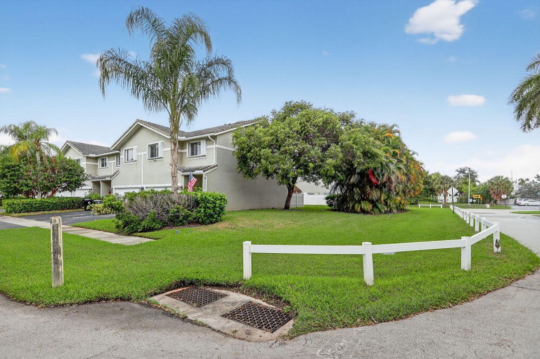 Vendido Recientemente: $589,900 (3 camas, 2 baños, 1857 Pies cuadrados)