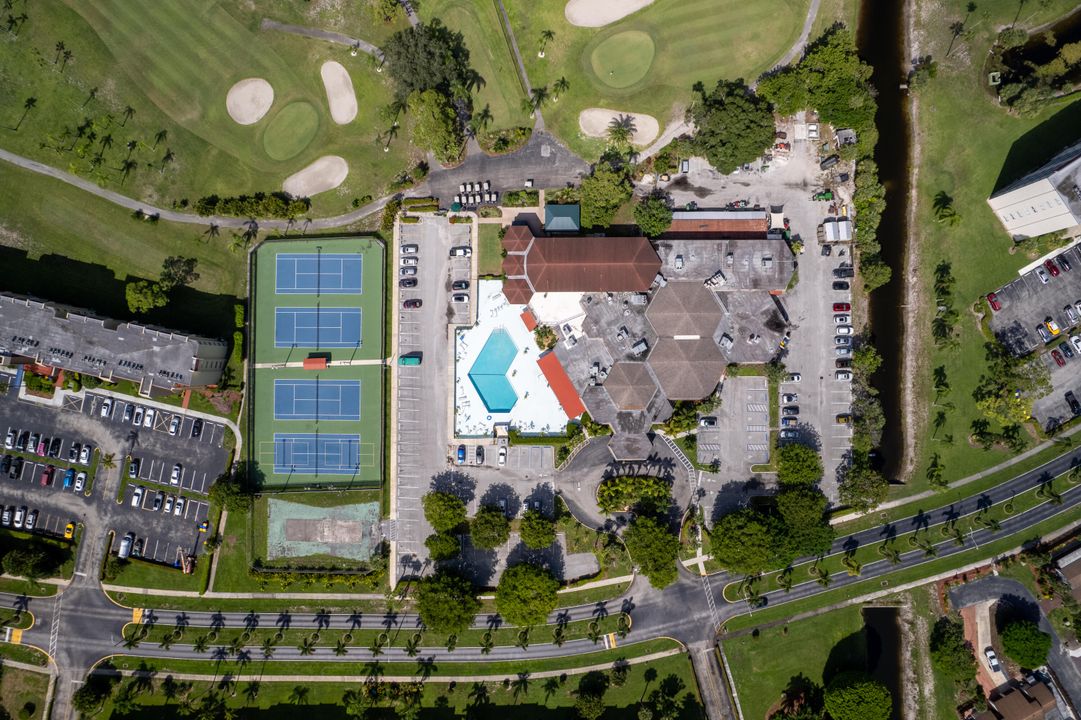 For Sale: $98,000 (1 beds, 1 baths, 854 Square Feet)