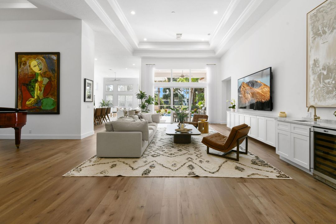 Active With Contract: $3,690,000 (3 beds, 3 baths, 3746 Square Feet)
