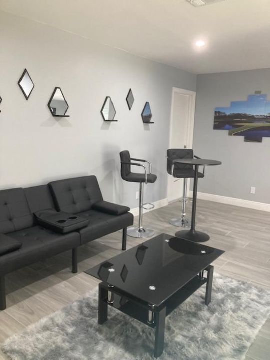 For Rent: $1,750 (4 beds, 2 baths, 1573 Square Feet)