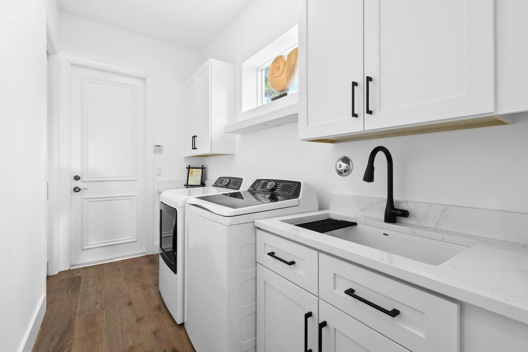 Active With Contract: $3,690,000 (3 beds, 3 baths, 3746 Square Feet)