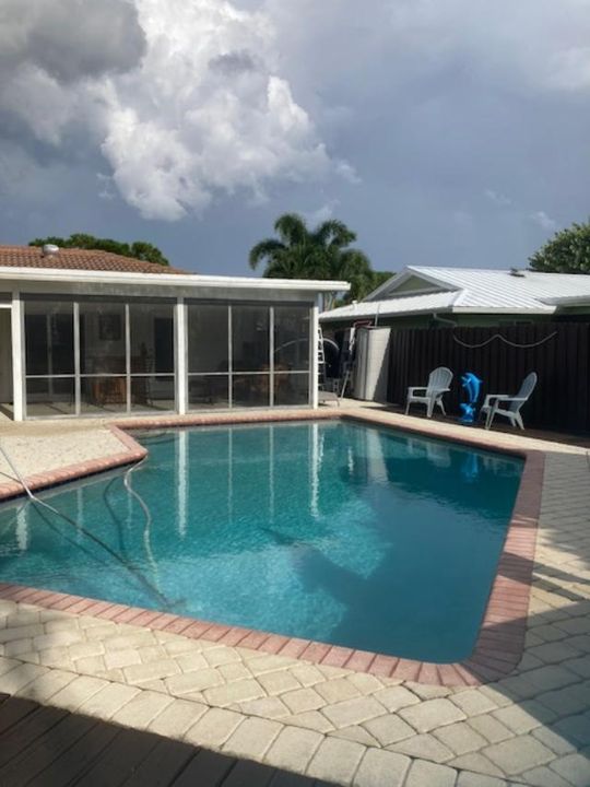 For Rent: $1,750 (4 beds, 2 baths, 1573 Square Feet)