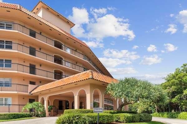 Recently Rented: $4,700 (2 beds, 2 baths, 964 Square Feet)