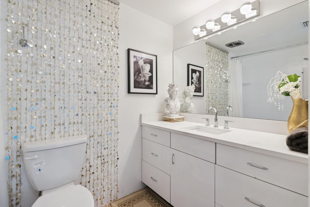 Active With Contract: $249,000 (1 beds, 1 baths, 550 Square Feet)