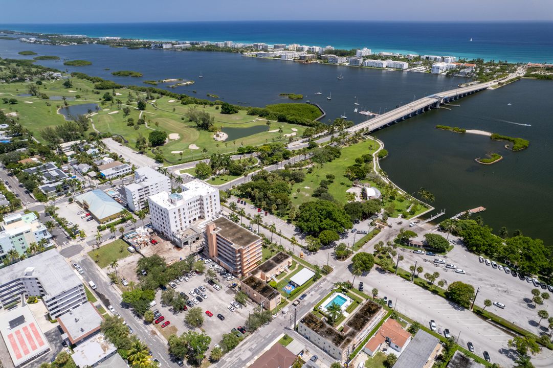 Active With Contract: $249,000 (1 beds, 1 baths, 550 Square Feet)