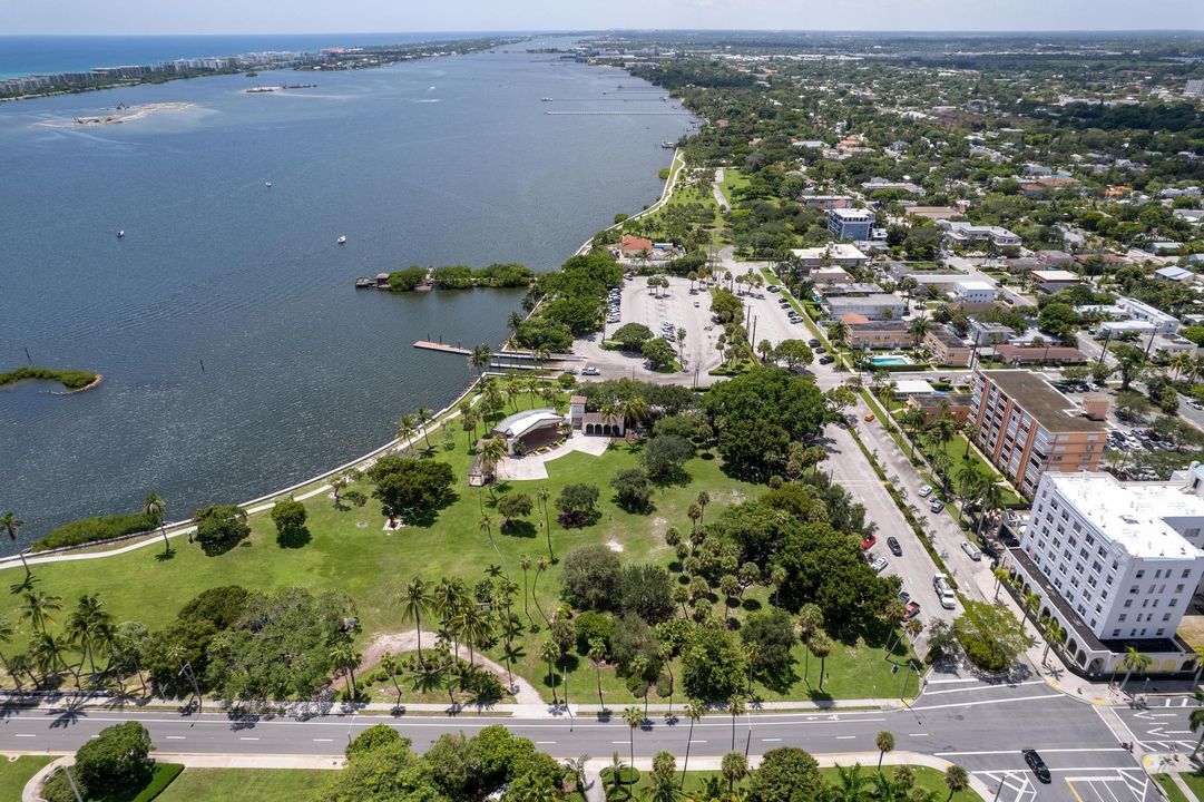 Active With Contract: $249,000 (1 beds, 1 baths, 550 Square Feet)