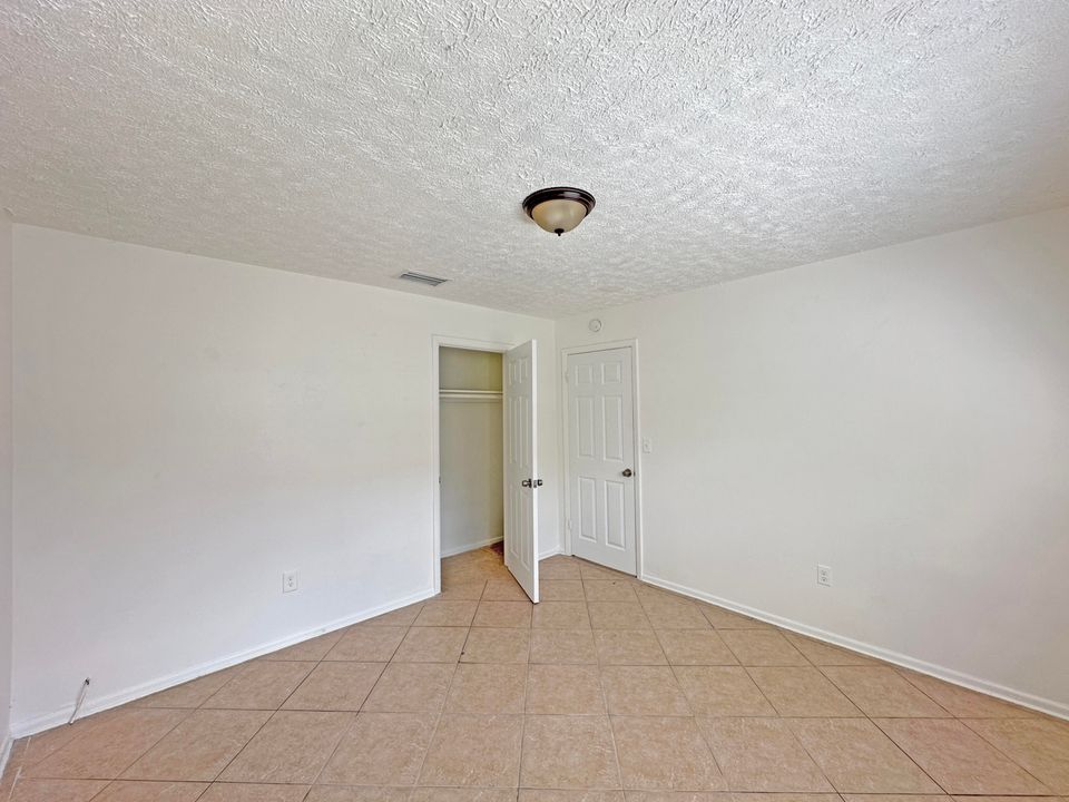 For Rent: $1,550 (2 beds, 1 baths, 798 Square Feet)