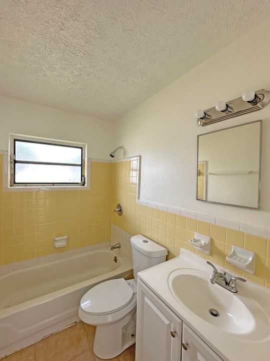 For Rent: $1,550 (2 beds, 1 baths, 798 Square Feet)