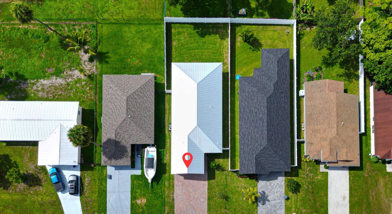 合同活跃: $719,000 (4 贝兹, 2 浴室, 1898 平方英尺)