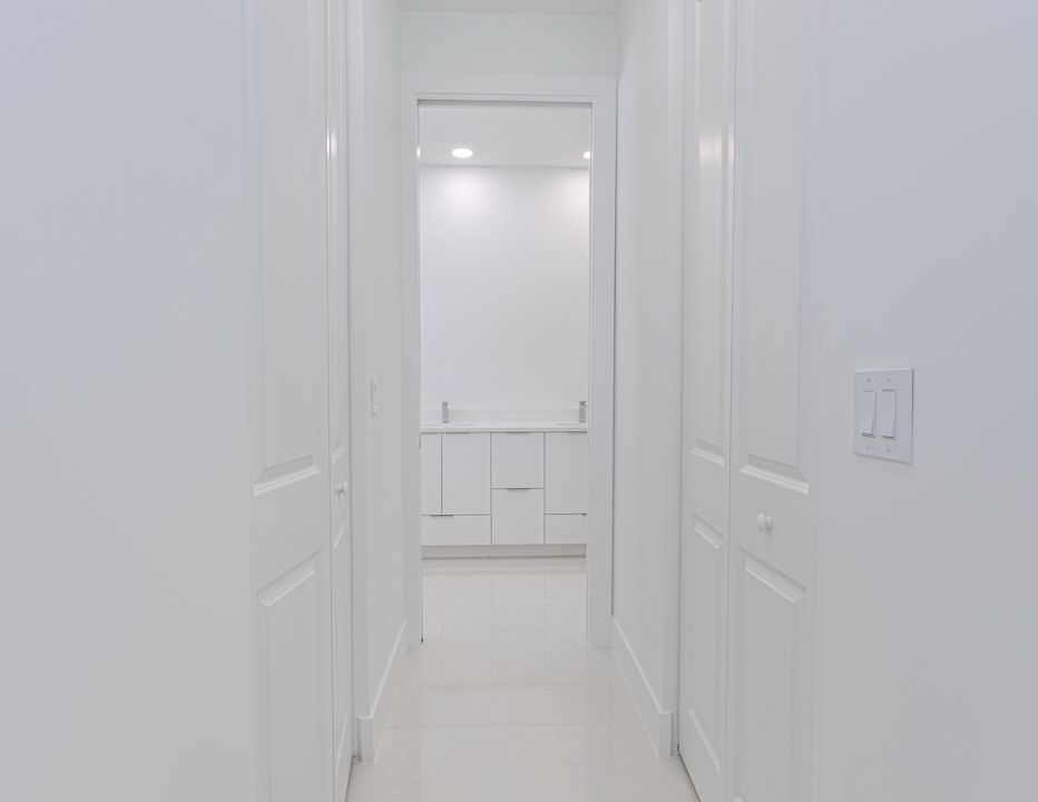 合同活跃: $719,000 (4 贝兹, 2 浴室, 1898 平方英尺)