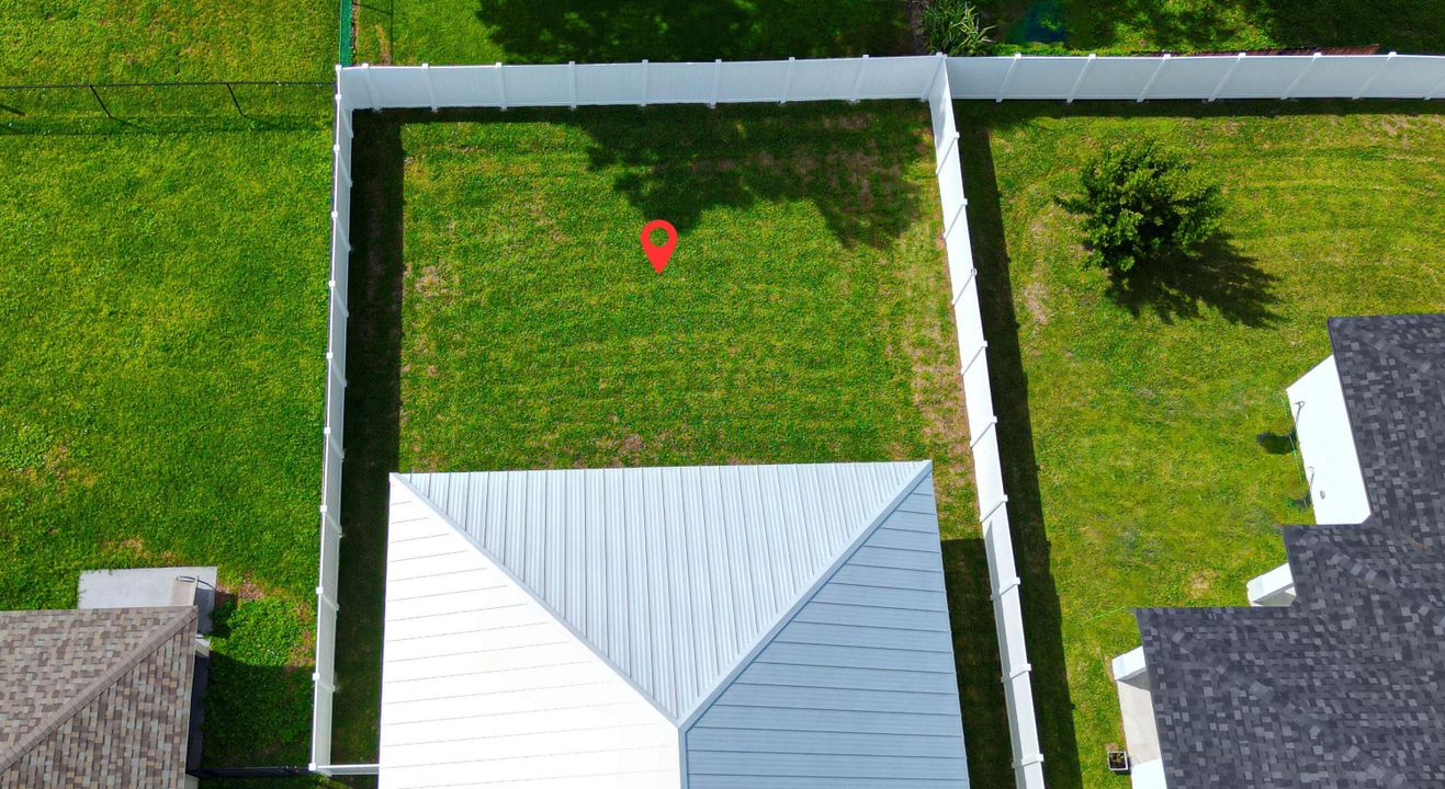 合同活跃: $719,000 (4 贝兹, 2 浴室, 1898 平方英尺)