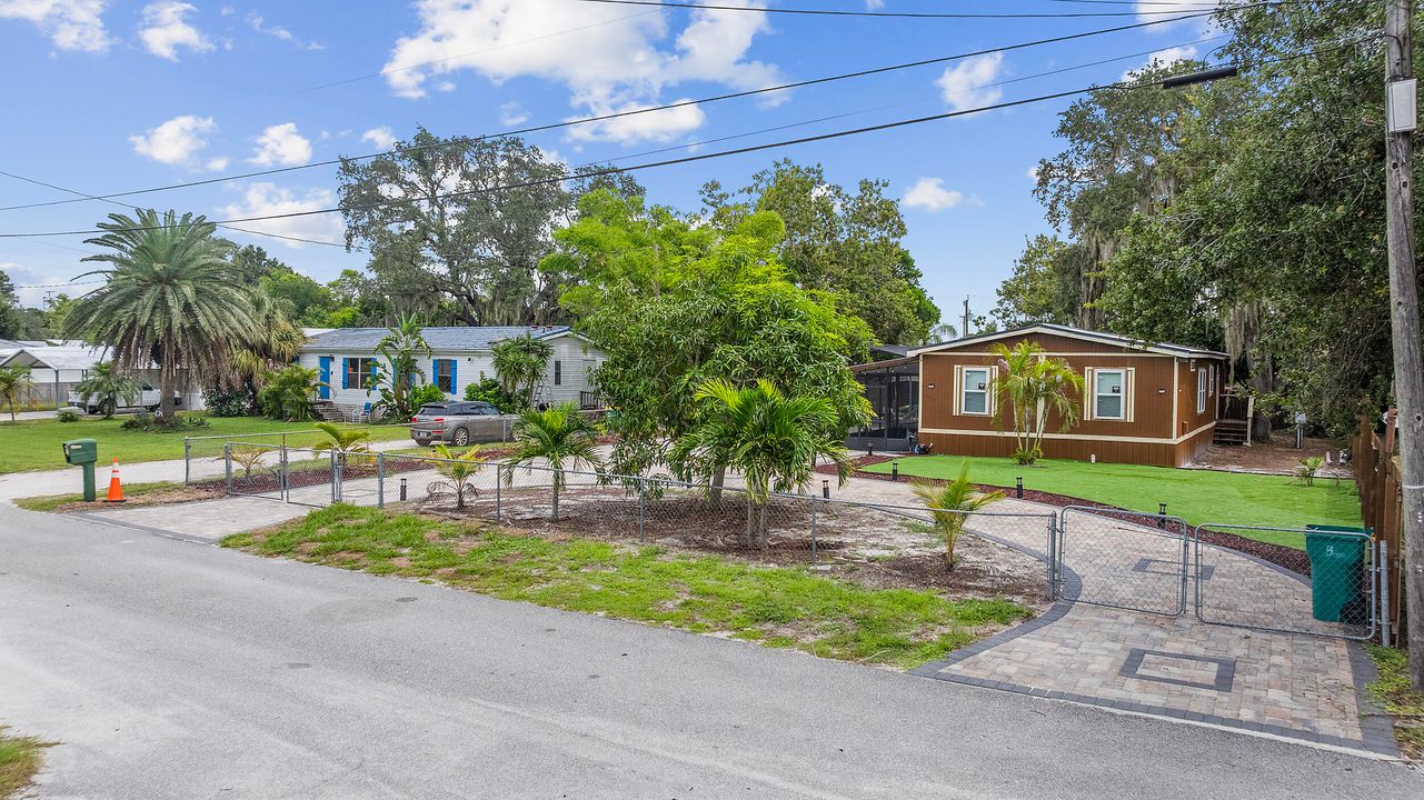 For Sale: $185,000 (3 beds, 2 baths, 1152 Square Feet)