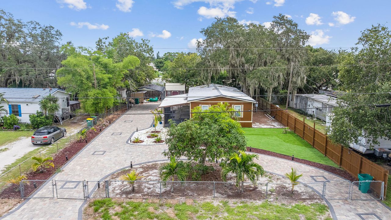 For Sale: $185,000 (3 beds, 2 baths, 1152 Square Feet)