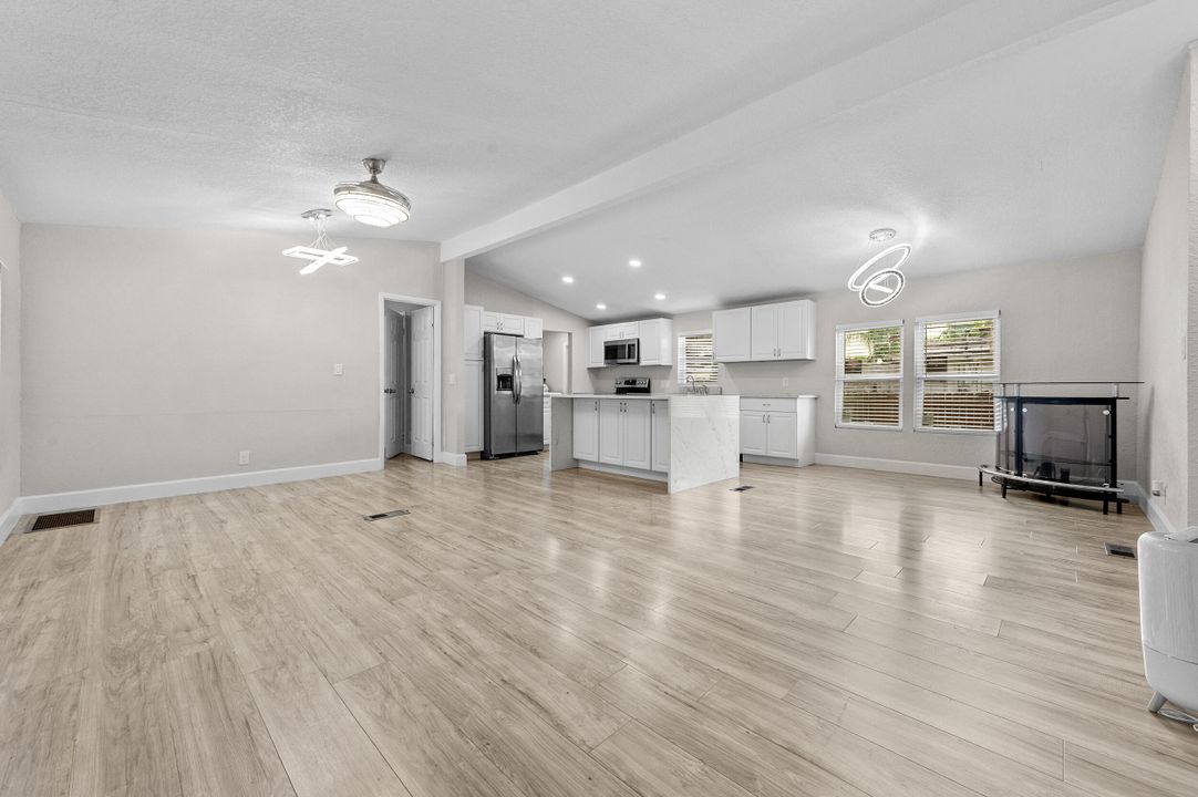 For Sale: $185,000 (3 beds, 2 baths, 1152 Square Feet)