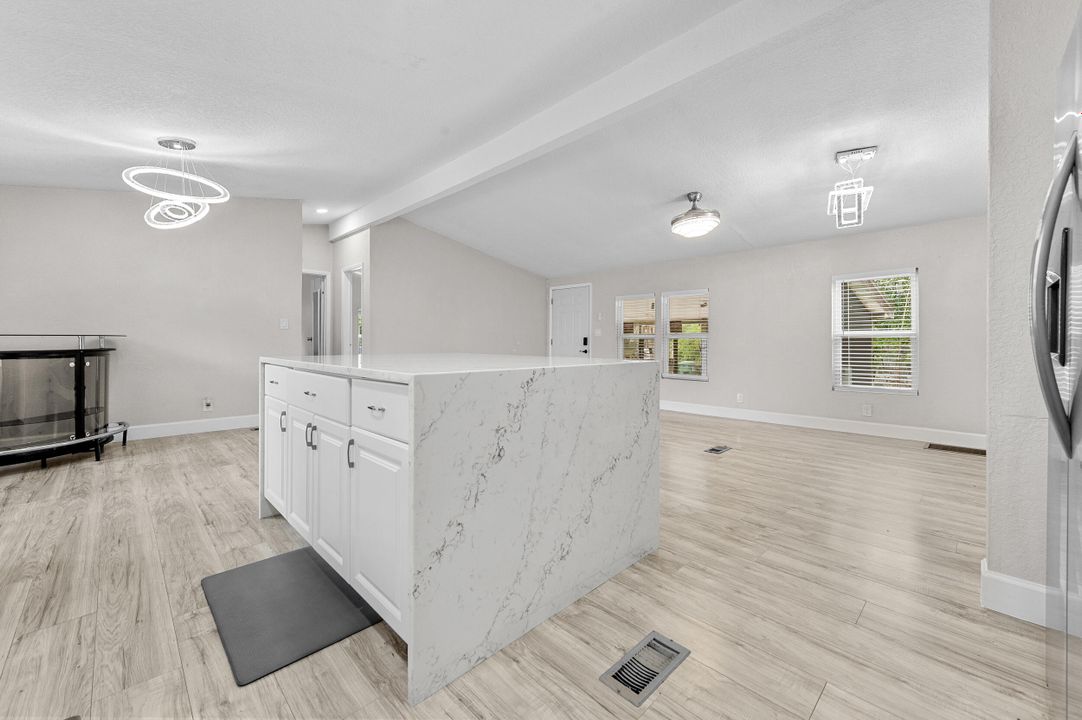 For Sale: $185,000 (3 beds, 2 baths, 1152 Square Feet)