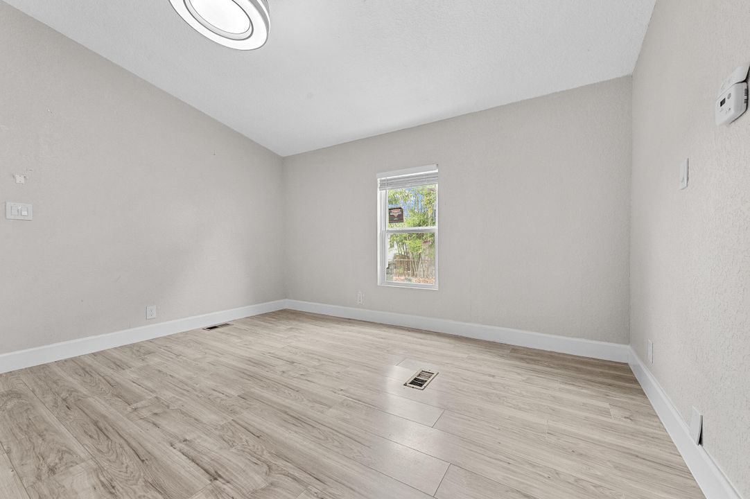 For Sale: $185,000 (3 beds, 2 baths, 1152 Square Feet)