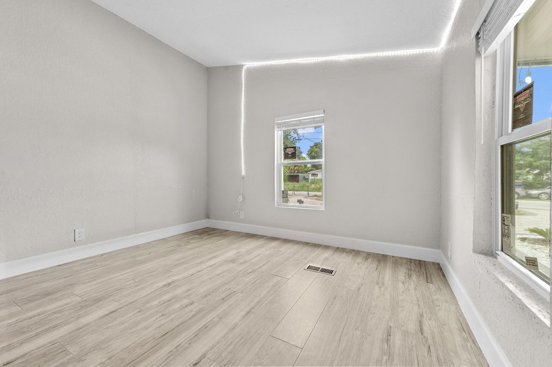 For Sale: $185,000 (3 beds, 2 baths, 1152 Square Feet)