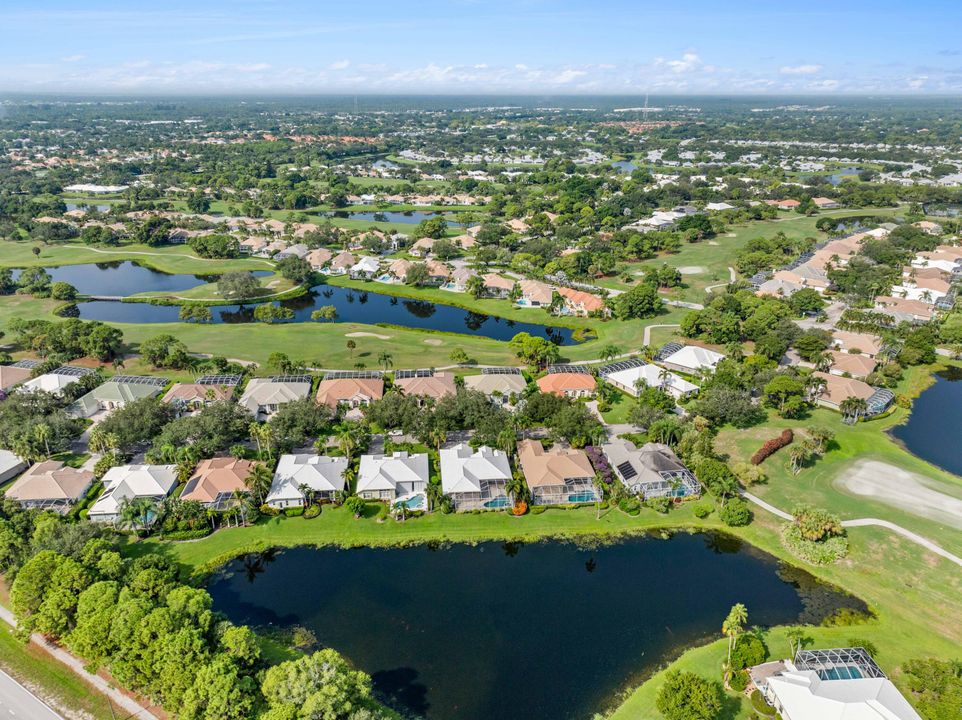 Под контрактом: $849,000 (4 спален, 3 ванн, 2766 Квадратных фут)