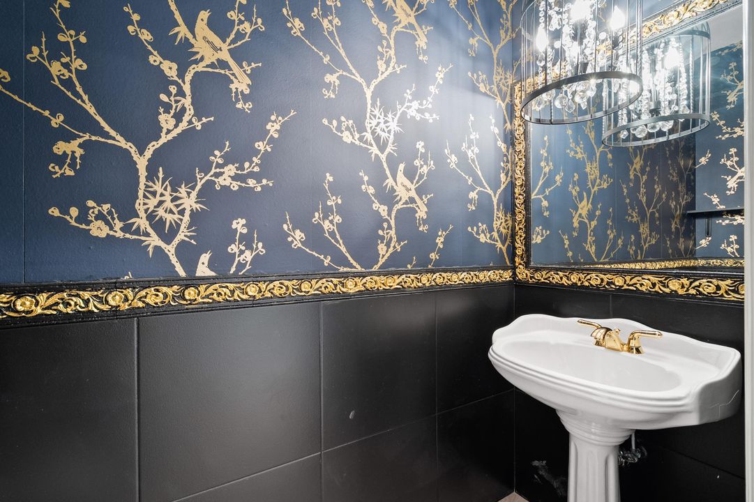 Под контрактом: $849,000 (4 спален, 3 ванн, 2766 Квадратных фут)