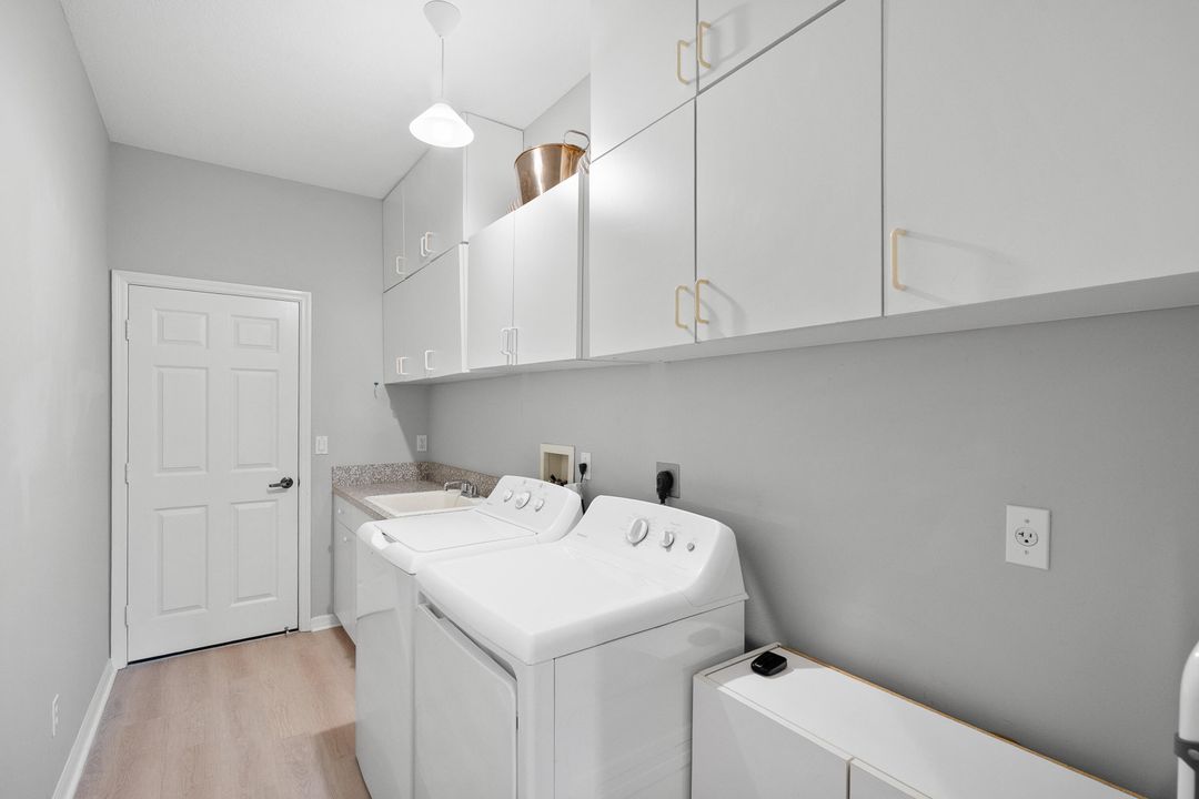 Под контрактом: $849,000 (4 спален, 3 ванн, 2766 Квадратных фут)