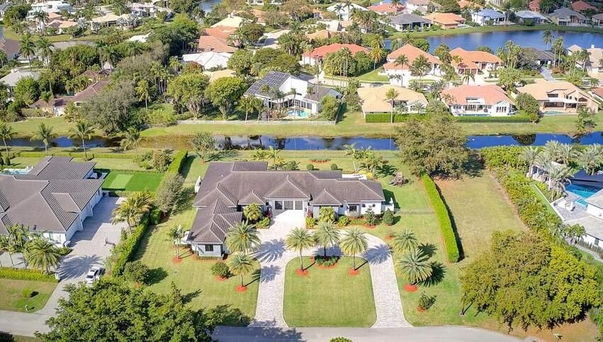 Recently Sold: $5,795,000 (5 beds, 5 baths, 5427 Square Feet)