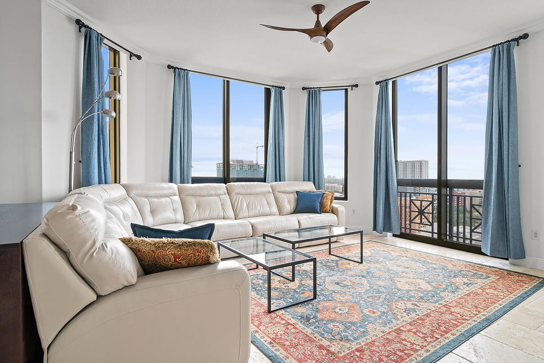 出租: $10,250 (2 贝兹, 2 浴室, 2156 平方英尺)