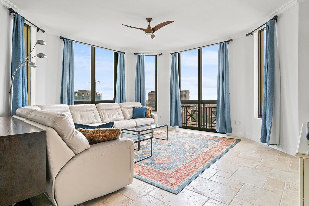 出租: $10,250 (2 贝兹, 2 浴室, 2156 平方英尺)